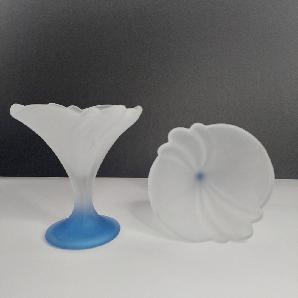 Italian Borgonovo Blue Tulip Frosted Glass Sundae Glasses - Dessert Bowls